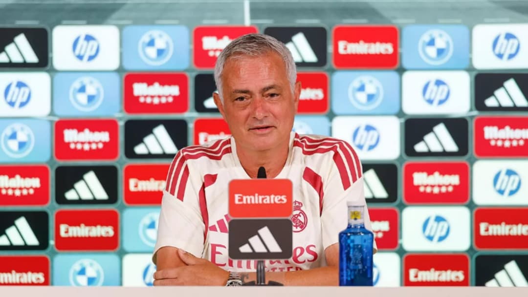‘Për mua e paprekshme është vetëm stema’/ Mourinho iu jep mesazhin e qartë lojtarëve para ndeshjes me Leipzig